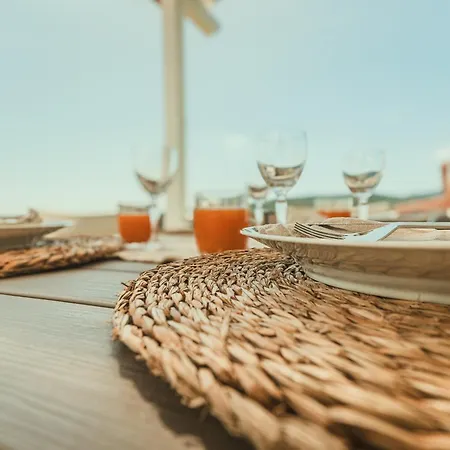 Luna - Exclusive Panoramic View