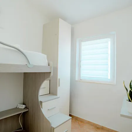 Luna - Exclusive Panoramic View *